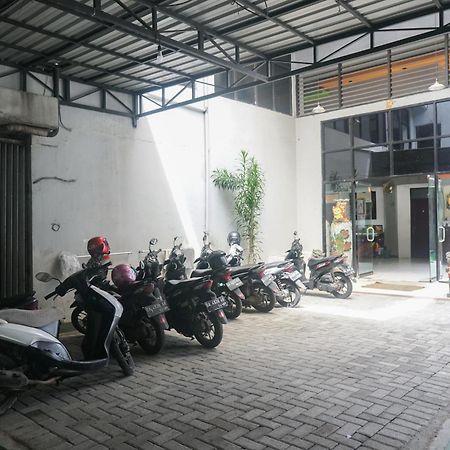 Surya Abadi Guest House Syariah Banjarmasin  Exterior photo