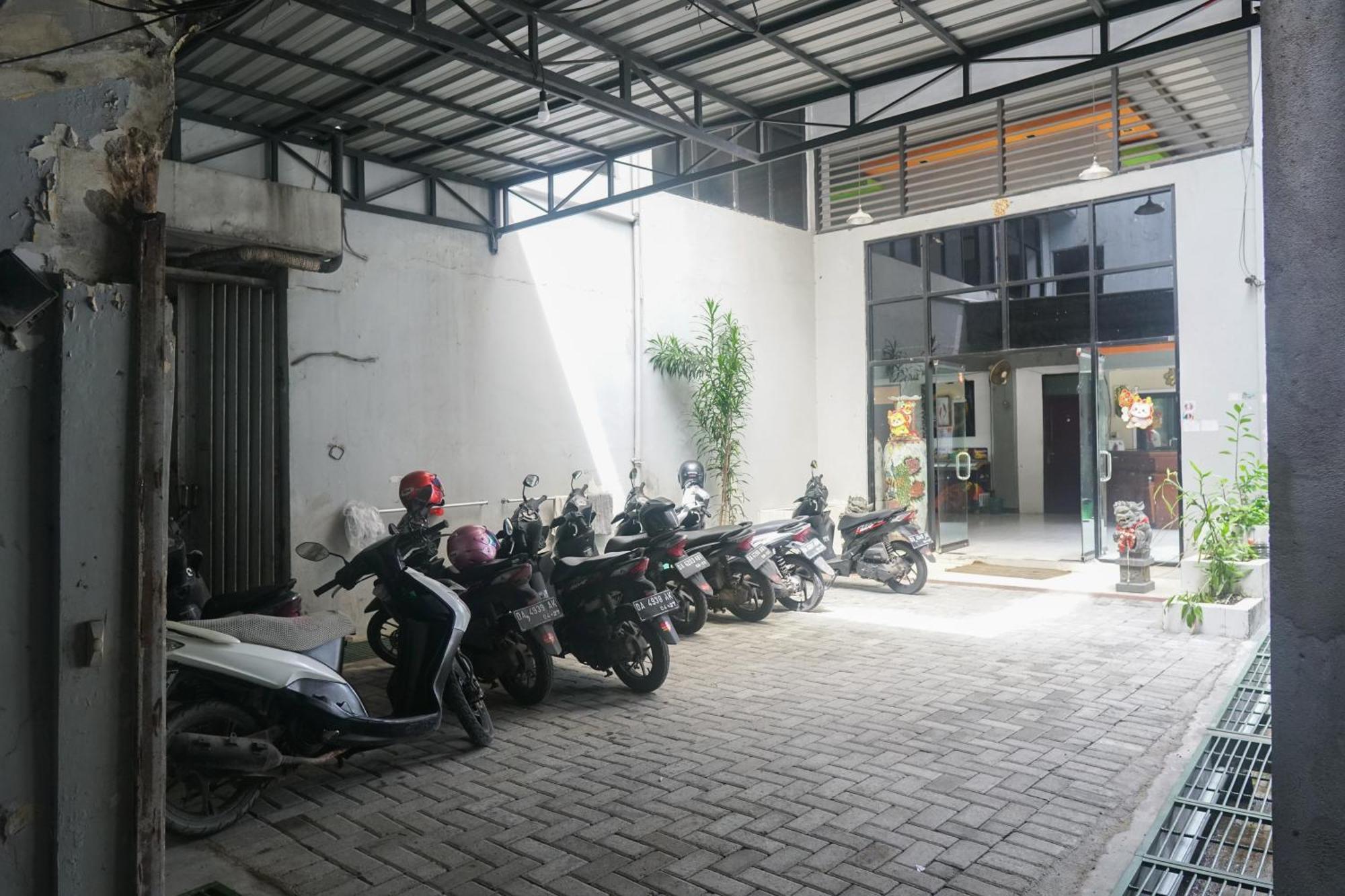 Surya Abadi Guest House Syariah Banjarmasin  Exterior photo